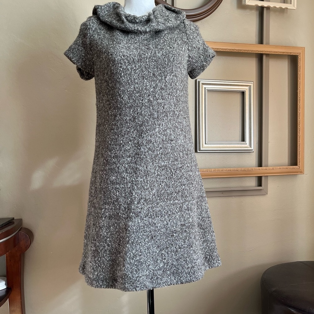 Adorable knit dress from twenty one. Gray marled knit. Size M. Fun collar detail